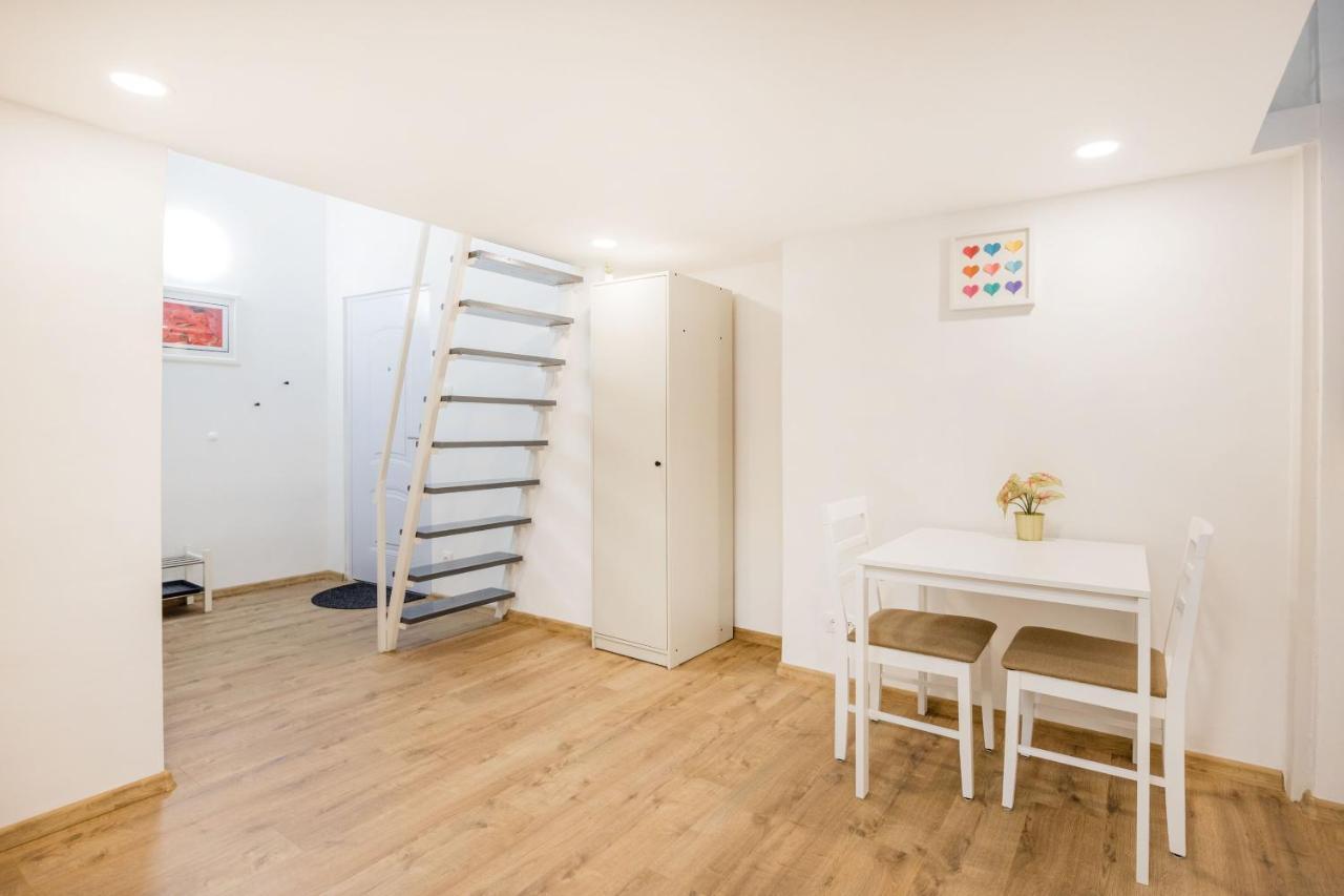 V12 Apartments بودابست المظهر الخارجي الصورة